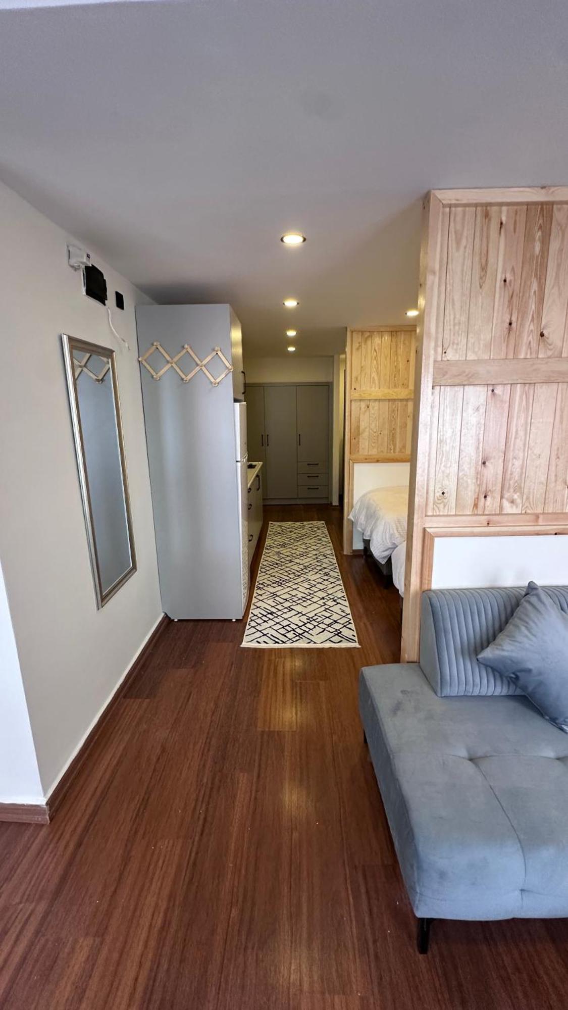 Golden Wood Daire *